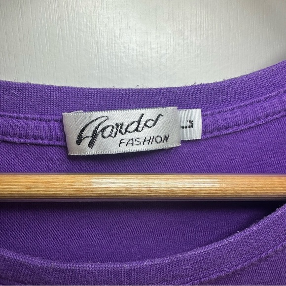 Paul Frank Muscle T-Shirt. Size: Large. Purple.
100% Cotton. - Picture 4 of 6